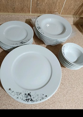 Beyaz ve Gri Desenli Yemek Tabağı Seti - Görsel 4