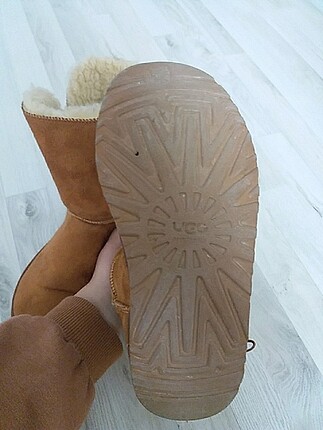37 Beden Ugg Bot