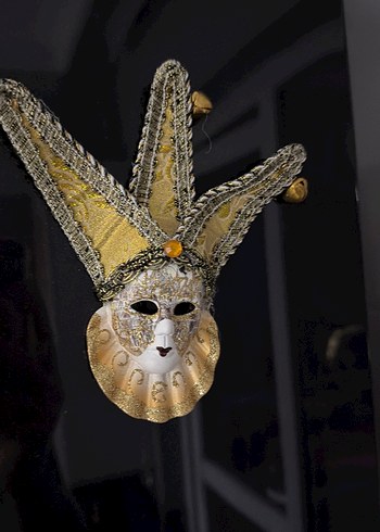Altın Renkli Karnaval Maskesi - Görsel 3