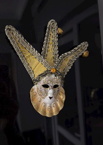 Altın Renkli Karnaval Maskesi - Görsel 4