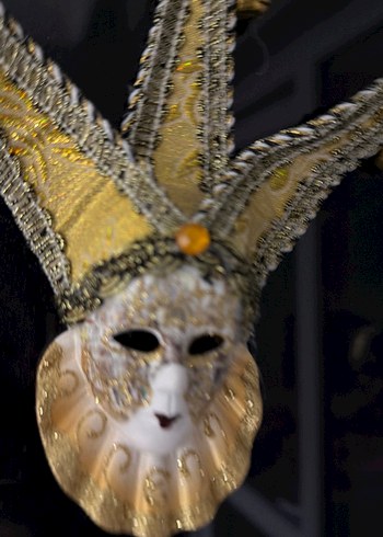 Altın Renkli Karnaval Maskesi - Görsel 7