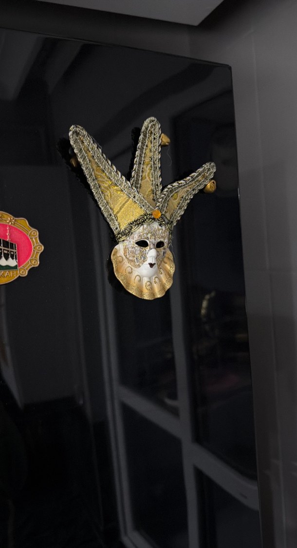 Altın Renkli Karnaval Maskesi - Görsel 5