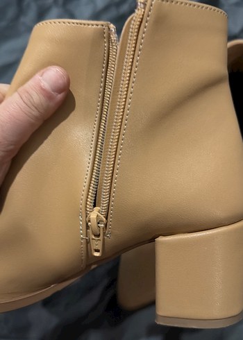 Bej Deri Tokalı Blok Topuk Kadın Bot - Görsel 4