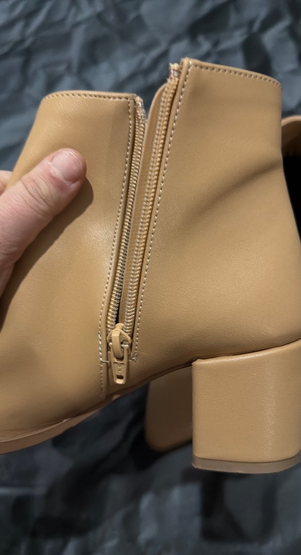 Bej Deri Tokalı Blok Topuk Kadın Bot - Görsel 4