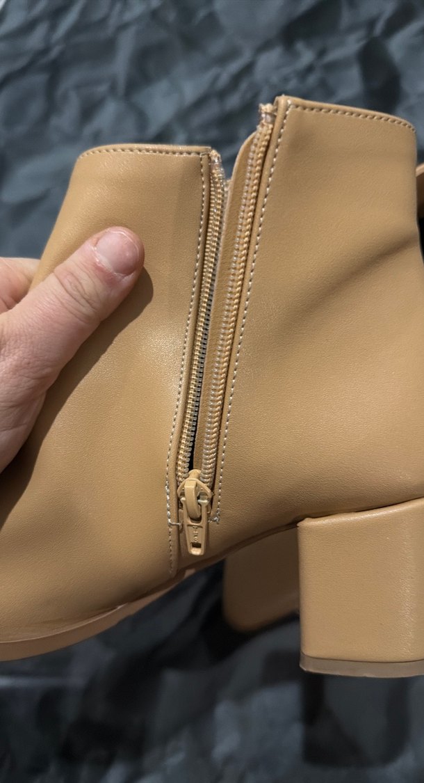 Bej Deri Tokalı Blok Topuk Kadın Bot - Görsel 3