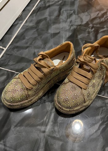 Parlak Yılan Desenli Kadın Dolgu Topuklu Spor Ayakkabı - Görsel 4