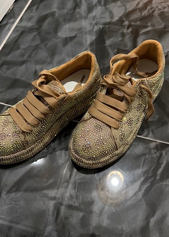 Parlak Yılan Desenli Kadın Dolgu Topuklu Spor Ayakkabı - Görsel 3