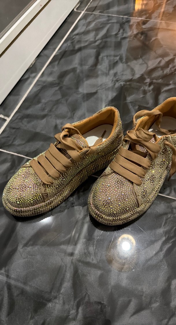 Parlak Yılan Desenli Kadın Dolgu Topuklu Spor Ayakkabı - Görsel 4