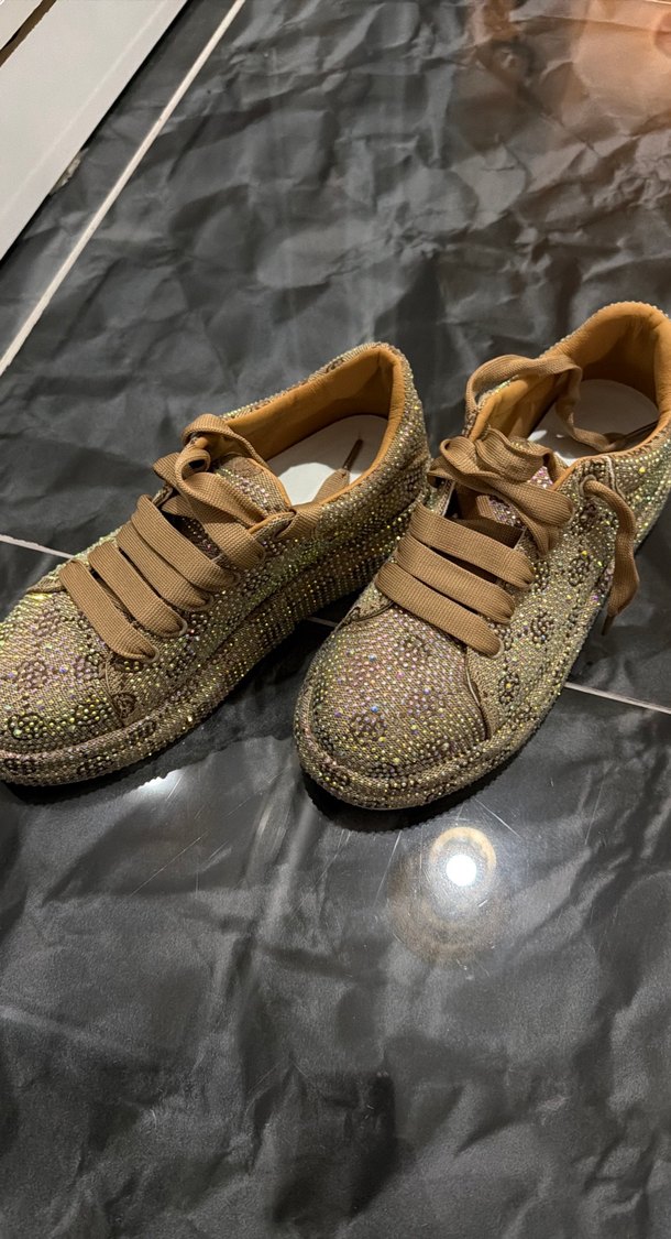 Parlak Yılan Desenli Kadın Dolgu Topuklu Spor Ayakkabı - Görsel 2