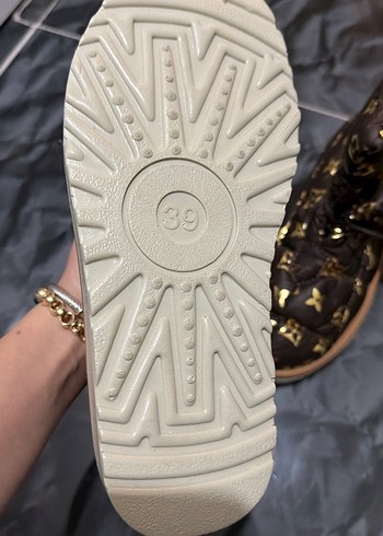 Kahverengi Nakışlı Kadın Platform Bot - Görsel 6