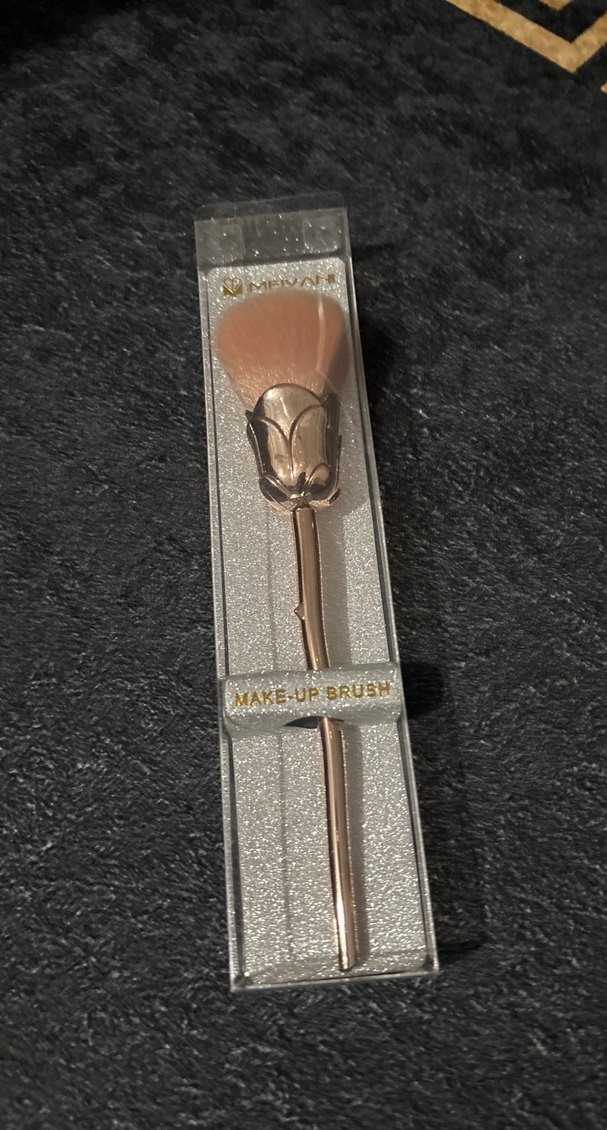 Bej Parlak Makyaj Fırçası - Görsel 2