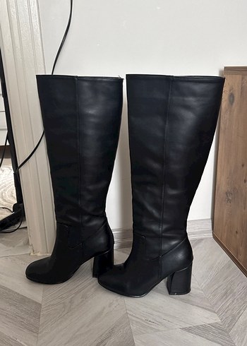 Kadın Siyah Deri Tokalı Dizüstü Bot - Görsel 4
