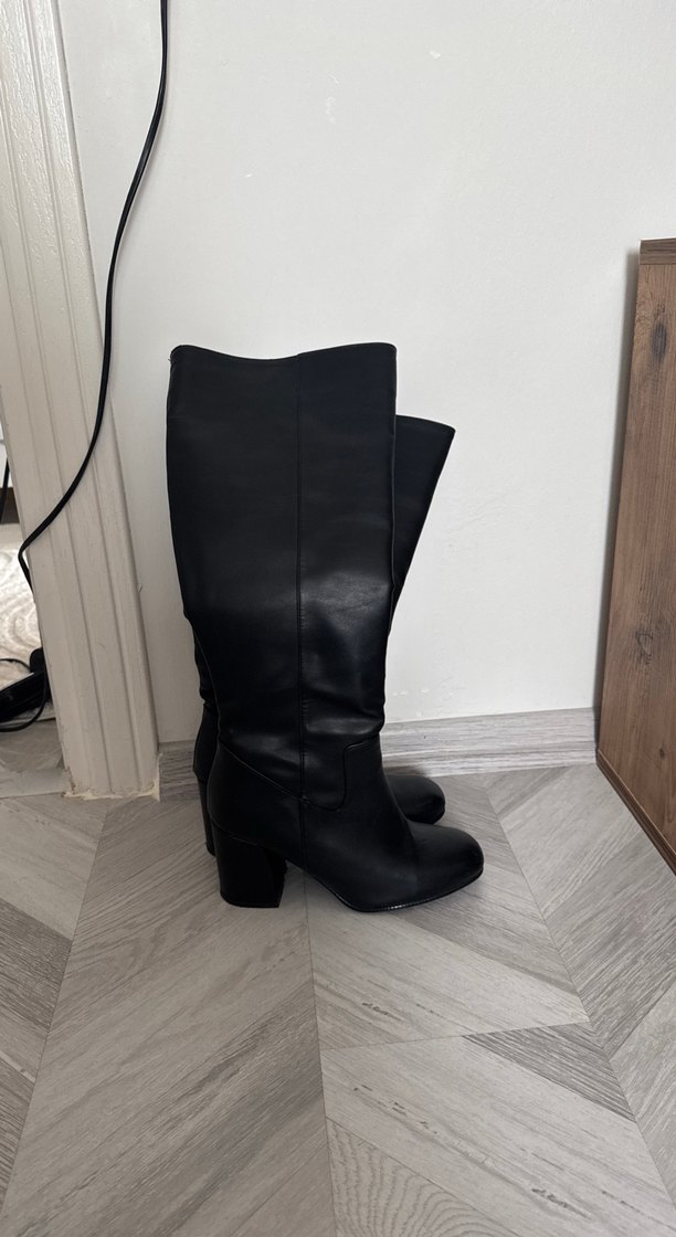 Kadın Siyah Deri Tokalı Dizüstü Bot - Görsel 2