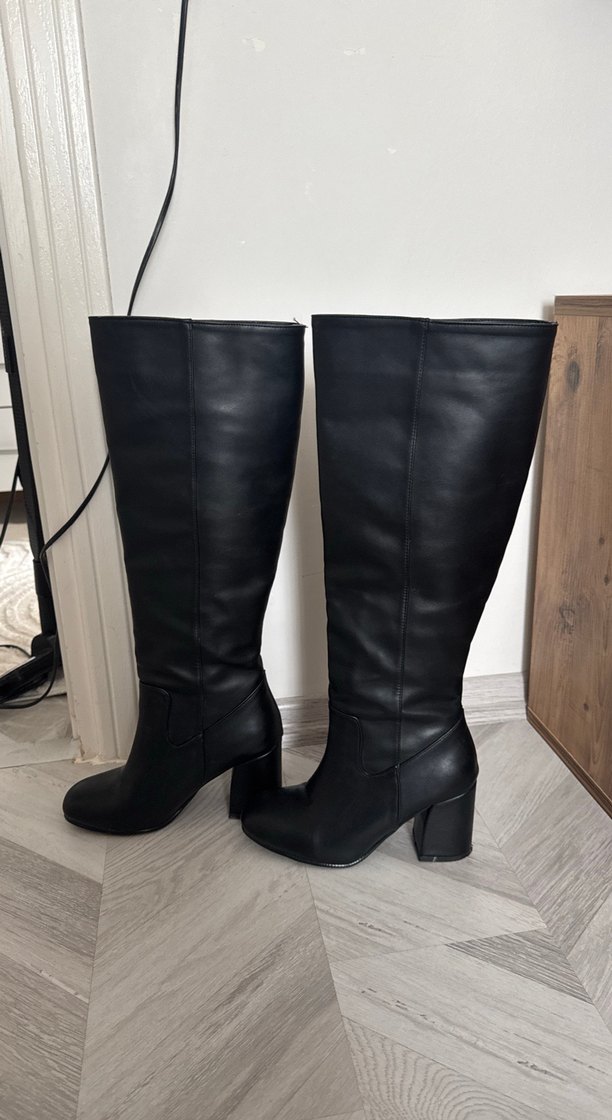 Kadın Siyah Deri Tokalı Dizüstü Bot - Görsel 4