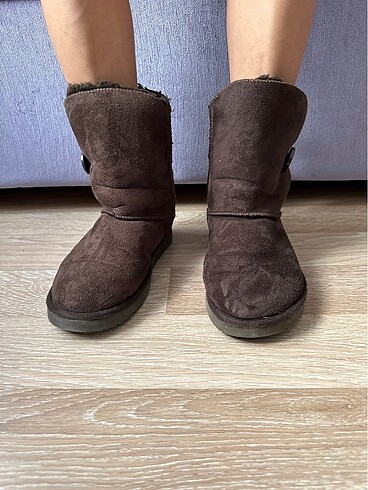 37 Beden Kahve ugg