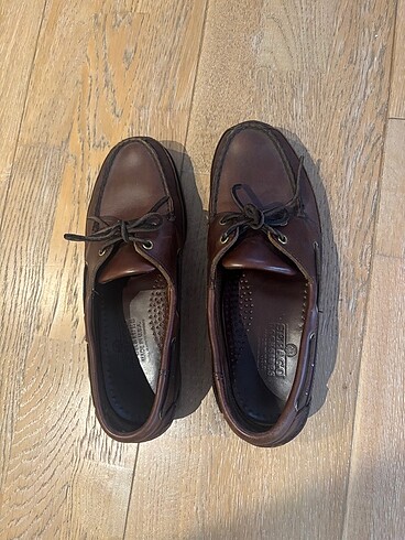 Sebago Docksides 7.5 numara