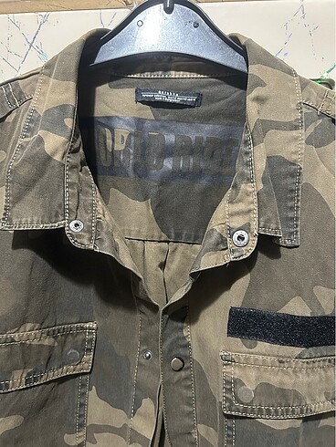 Bershka Bershka kamuflaj ceket