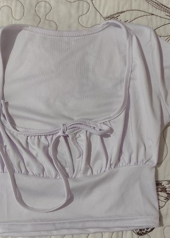 Diğer göğüs bağlamalı beyaz crop