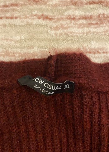 Düğmeli Kahverengi Kadın Hırka - Görsel 3