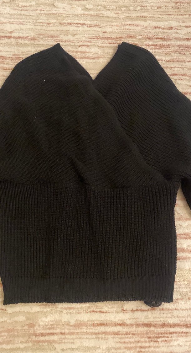 Siyah V Yaka Örgü Kadın Kazak - Görsel 3