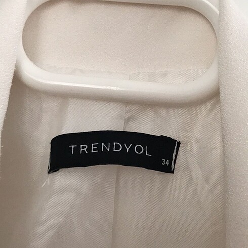 34 Beden beyaz Renk Trendyol Ceket