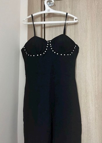 Siyah Mini V Yaka İnce Askılı Elbise