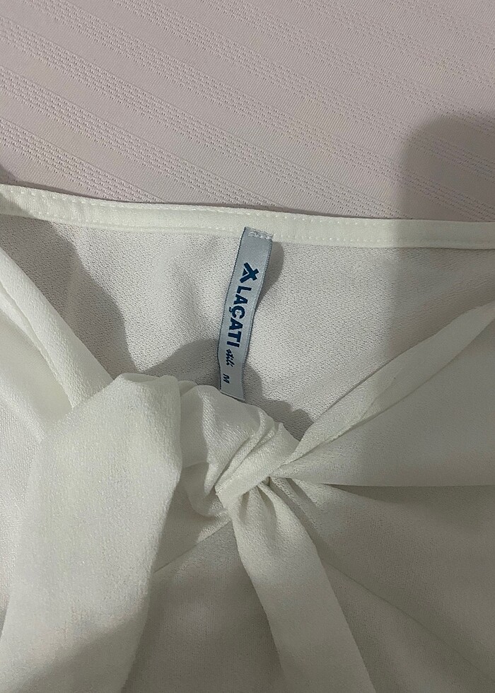 Beyaz Trendyol bluz - Görsel 3