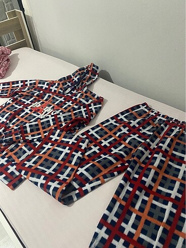 Yünlü pijama takımı ev giyim - Görsel 4