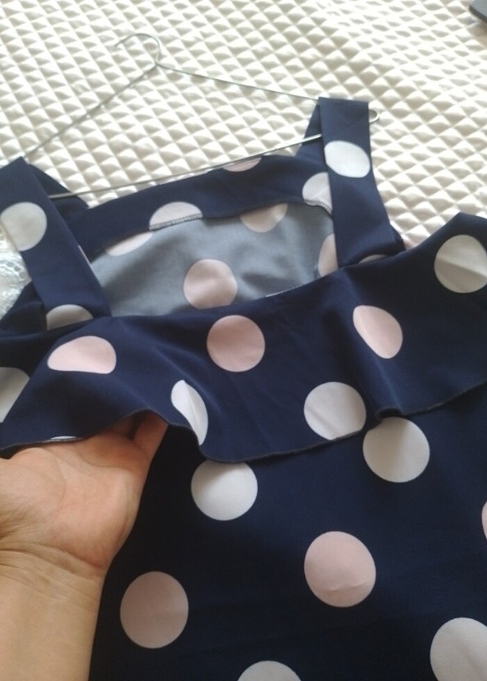 Kalın askılı kısa elbise  - Görsel 3