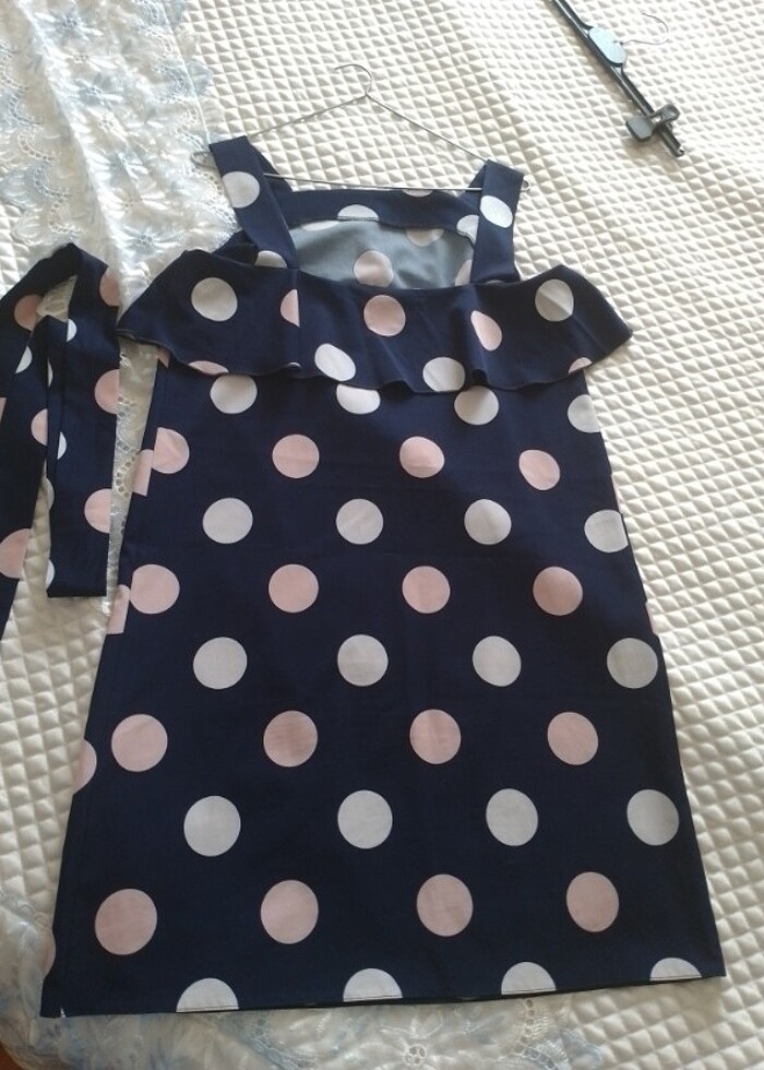 Kalın askılı kısa elbise  - Görsel 2