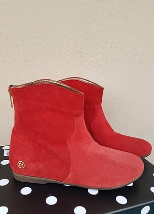 Hakiki süet ve deri yeni giyilmemiş bot