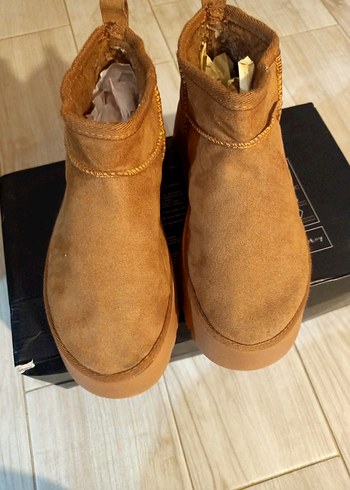 Bej Süet Dolgu Topuklu Kadın Bot - Görsel 3