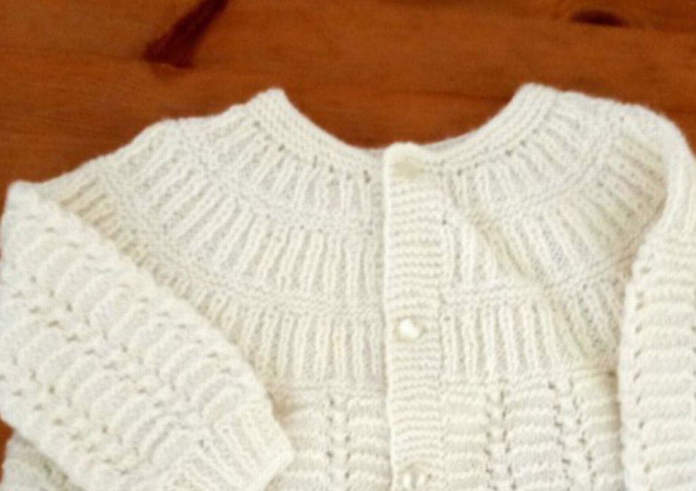 Beyaz Örgü Kız Çocuk Hırka - Görsel 3