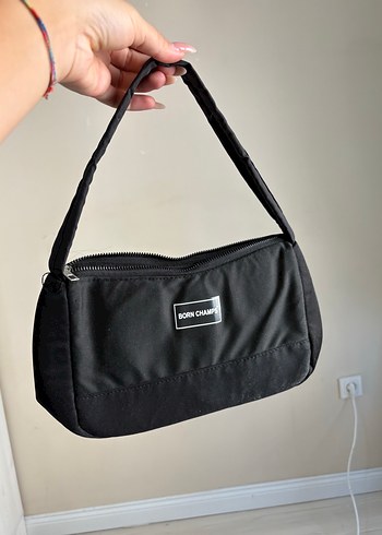 Siyah Fermuarlı Minimalist Kadın Çanta