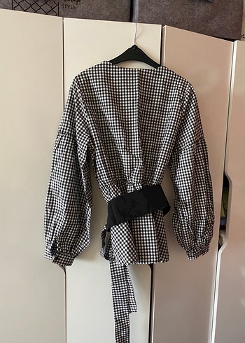 Kareli V Yaka Kemerli Kadın Bluz - Görsel 4