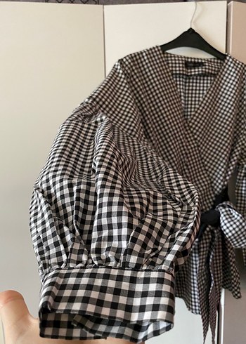 Kareli V Yaka Kemerli Kadın Bluz - Görsel 3