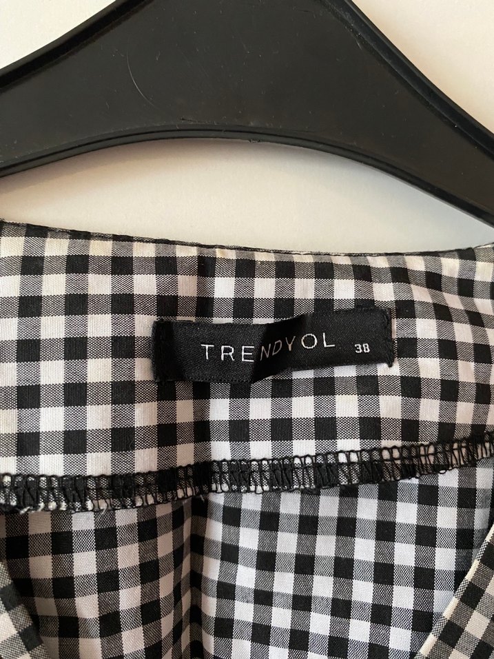 Kareli V Yaka Kemerli Kadın Bluz - Görsel 2