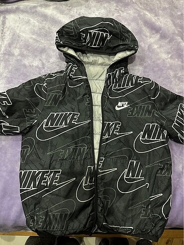 Nike mont