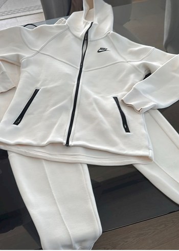 Nike Tech Beyaz Spor Takim Rahat Ve Sik
