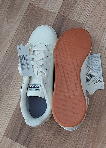 39,5 Beden Adidas ayakkabı