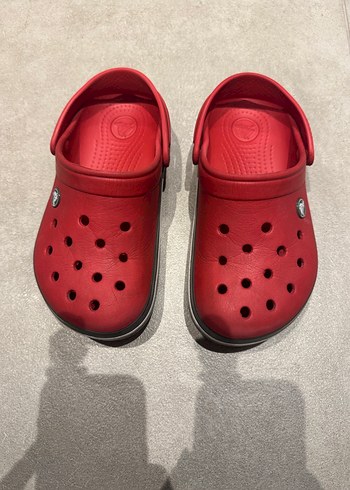Crocs 37