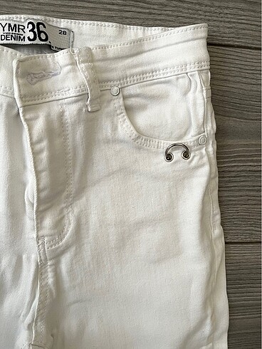 28 Beden beyaz Renk YMR marka beyaz kot pantolon