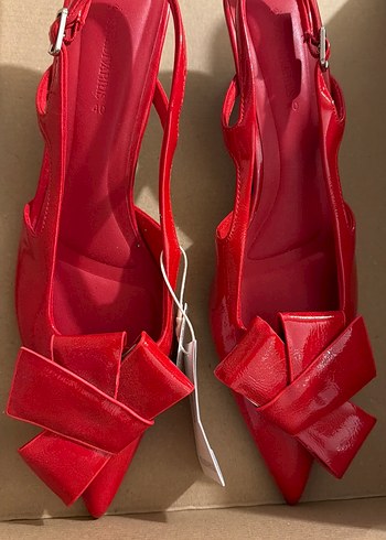 Kırmızı Tokalı Stiletto Kadın Ayakkabı - Görsel 3
