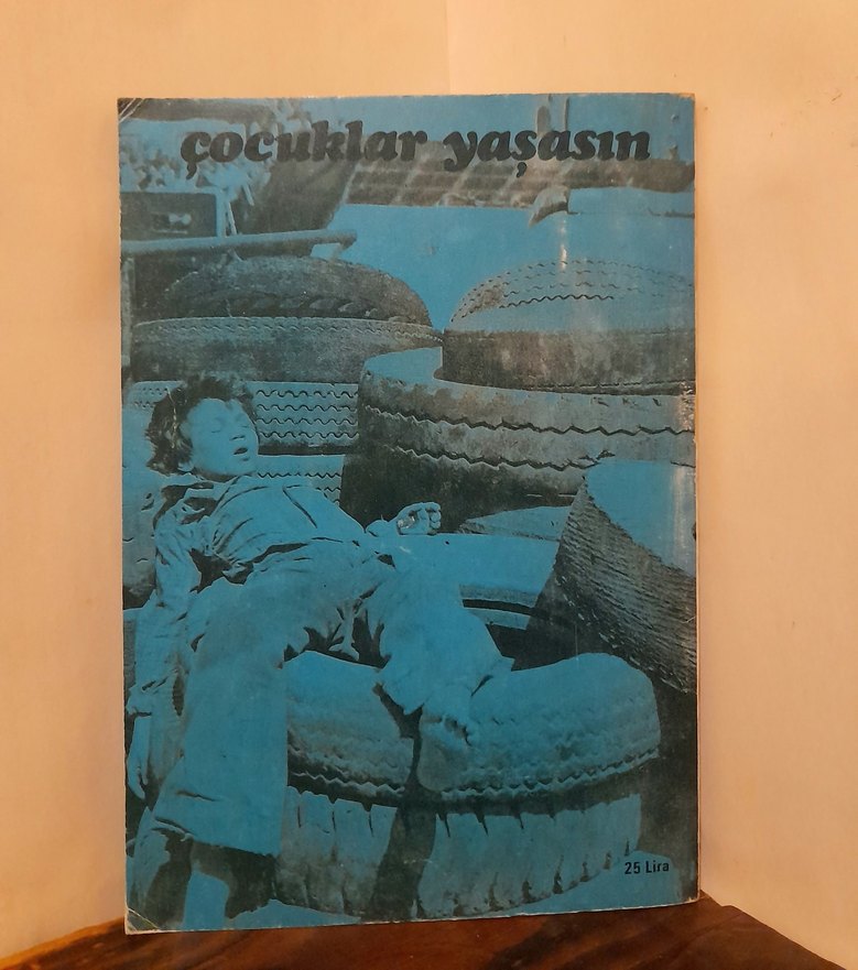Çocuklar Yaşasın 1977 Karikatür Kitabı - Görsel 2
