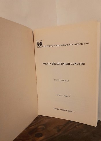 Parkta Bir Sonbahar Günüydü - Tiyatro Eserleri 2 - Görsel 4