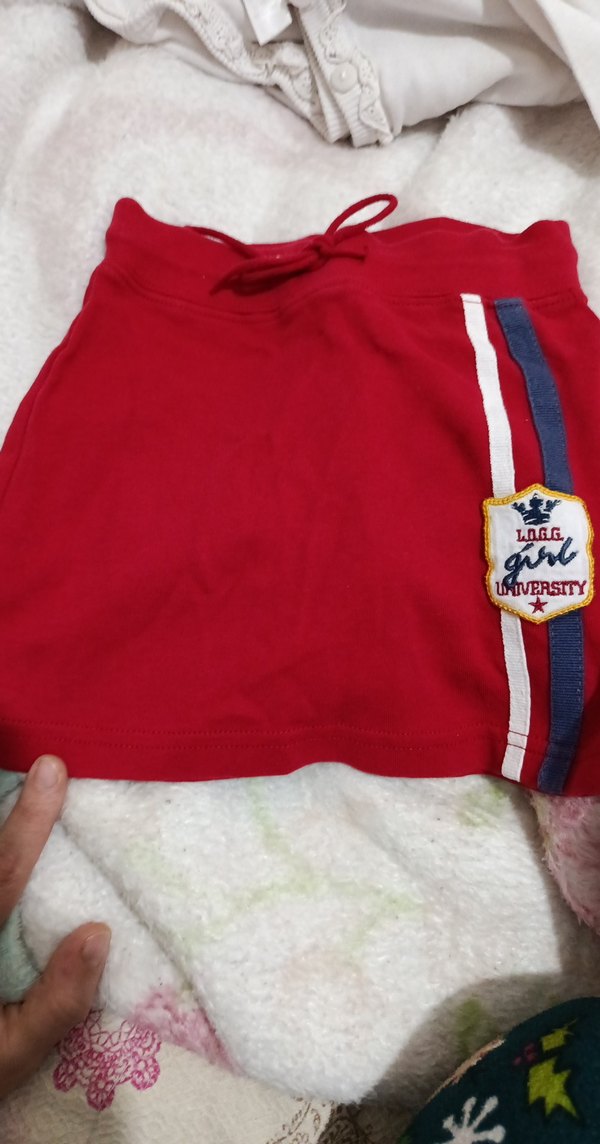 Kız Çocuk Kırmızı Düğmeli Nakışlı Etek - Görsel 2