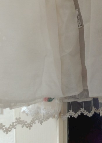 Kız Çocuk Beyaz Nakışlı Fırfırlı Elbise - Görsel 7