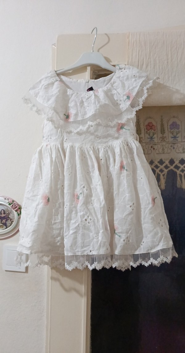 Kız Çocuk Beyaz Nakışlı Fırfırlı Elbise - Görsel 5