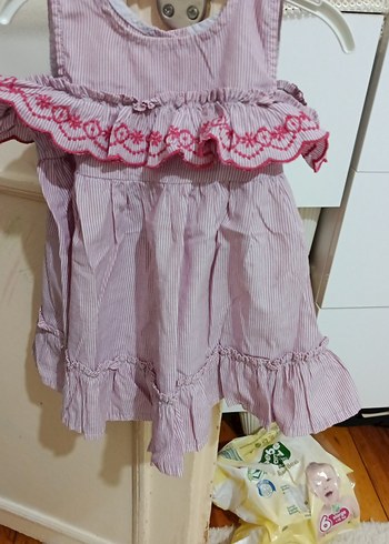 Pembe Nakışlı Fırfırlı Kolsuz Kız Elbisesi - Görsel 2