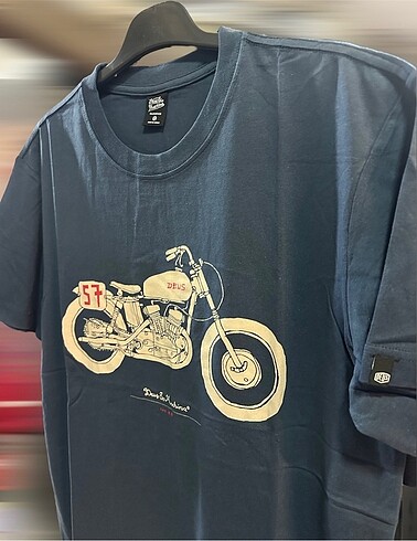 Deus Tshirt